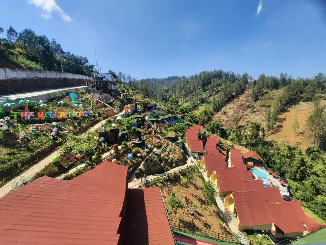 Hotel Nature Bromo And Resort Pasuruan Esterno foto