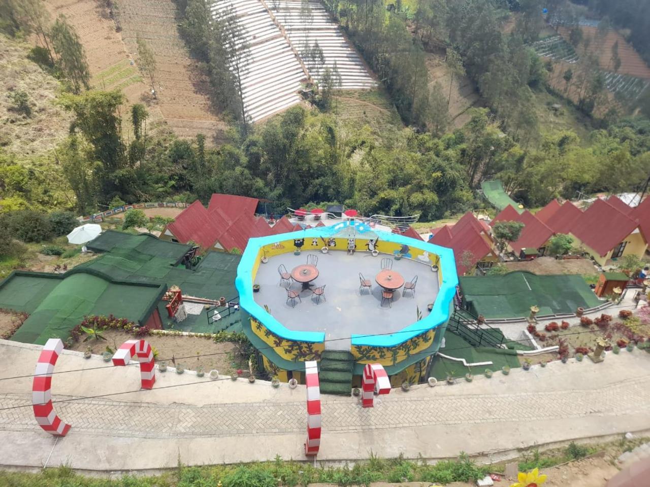 Hotel Nature Bromo And Resort Pasuruan Esterno foto