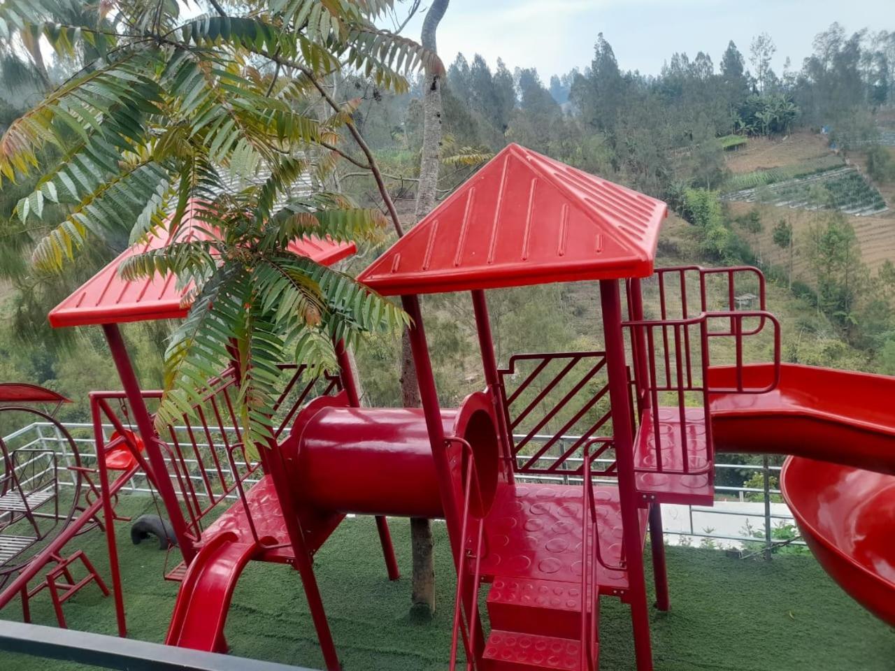 Hotel Nature Bromo And Resort Pasuruan Esterno foto