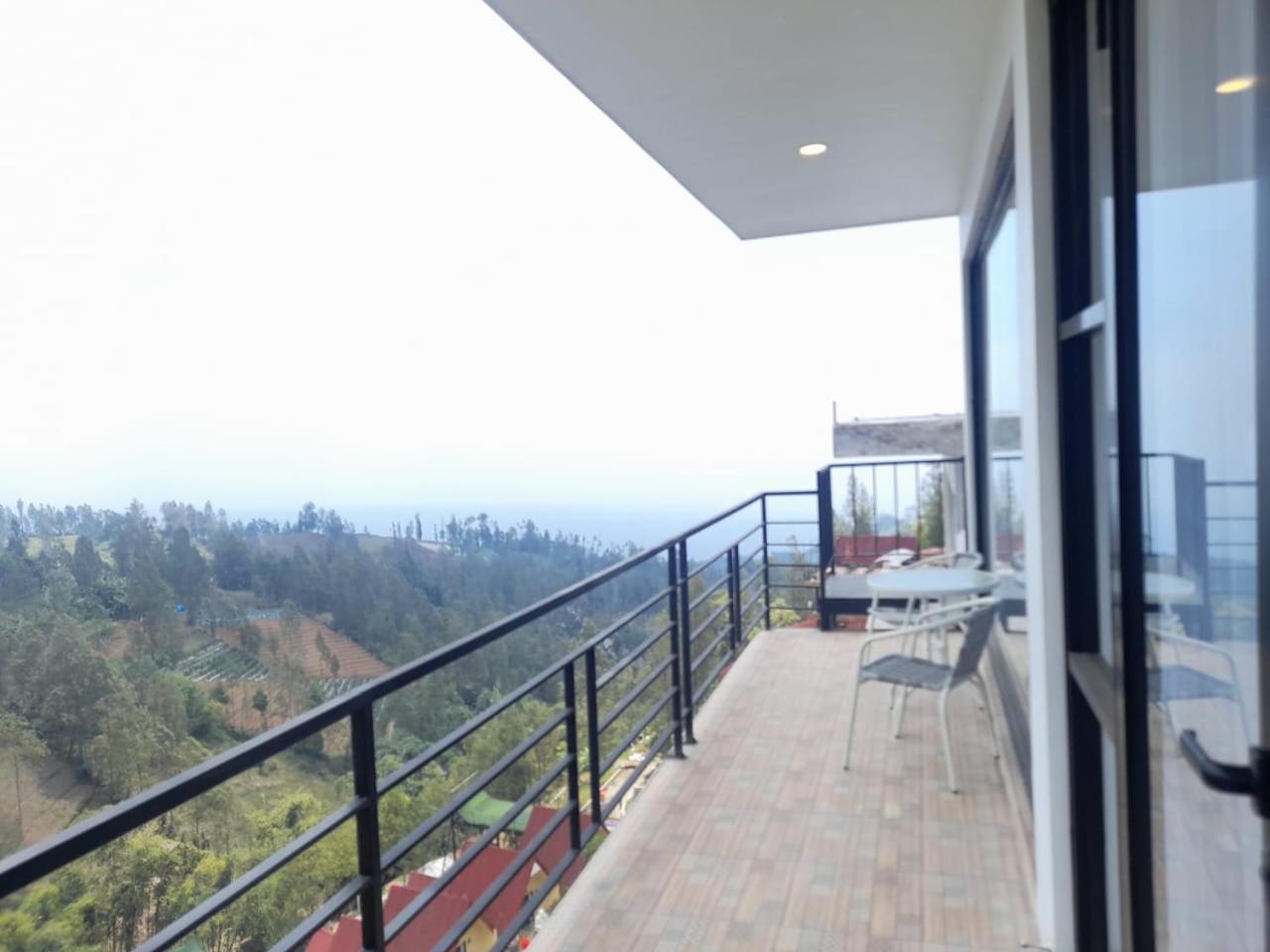 Hotel Nature Bromo And Resort Pasuruan Esterno foto