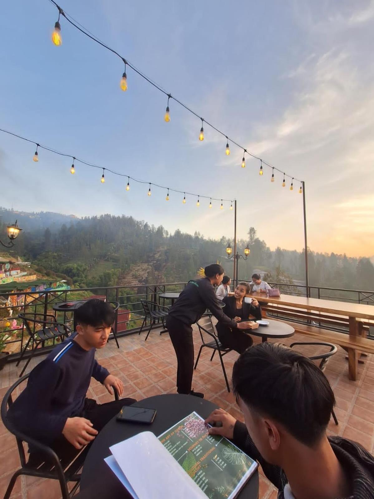 Hotel Nature Bromo And Resort Pasuruan Esterno foto