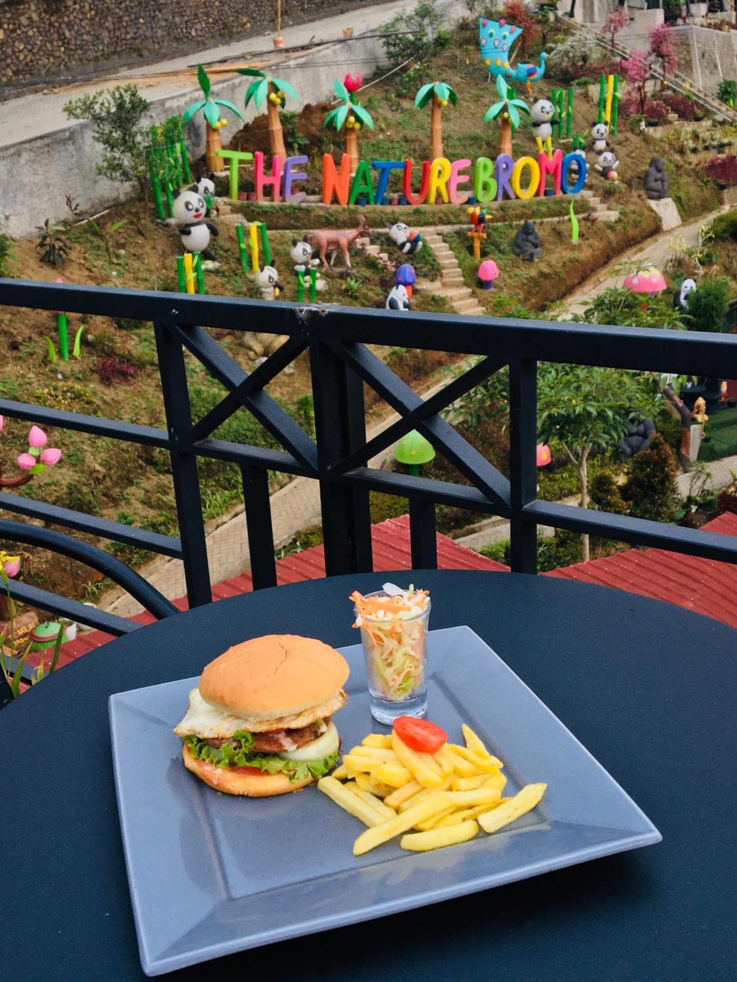 Hotel Nature Bromo And Resort Pasuruan Esterno foto