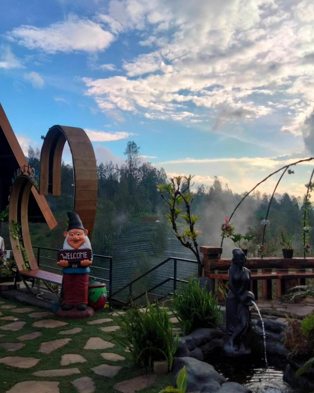 Hotel Nature Bromo And Resort Pasuruan Esterno foto