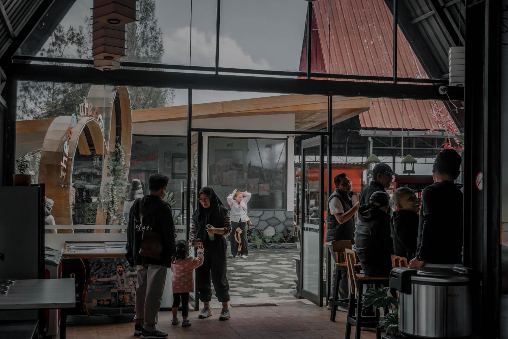 Hotel Nature Bromo And Resort Pasuruan Esterno foto