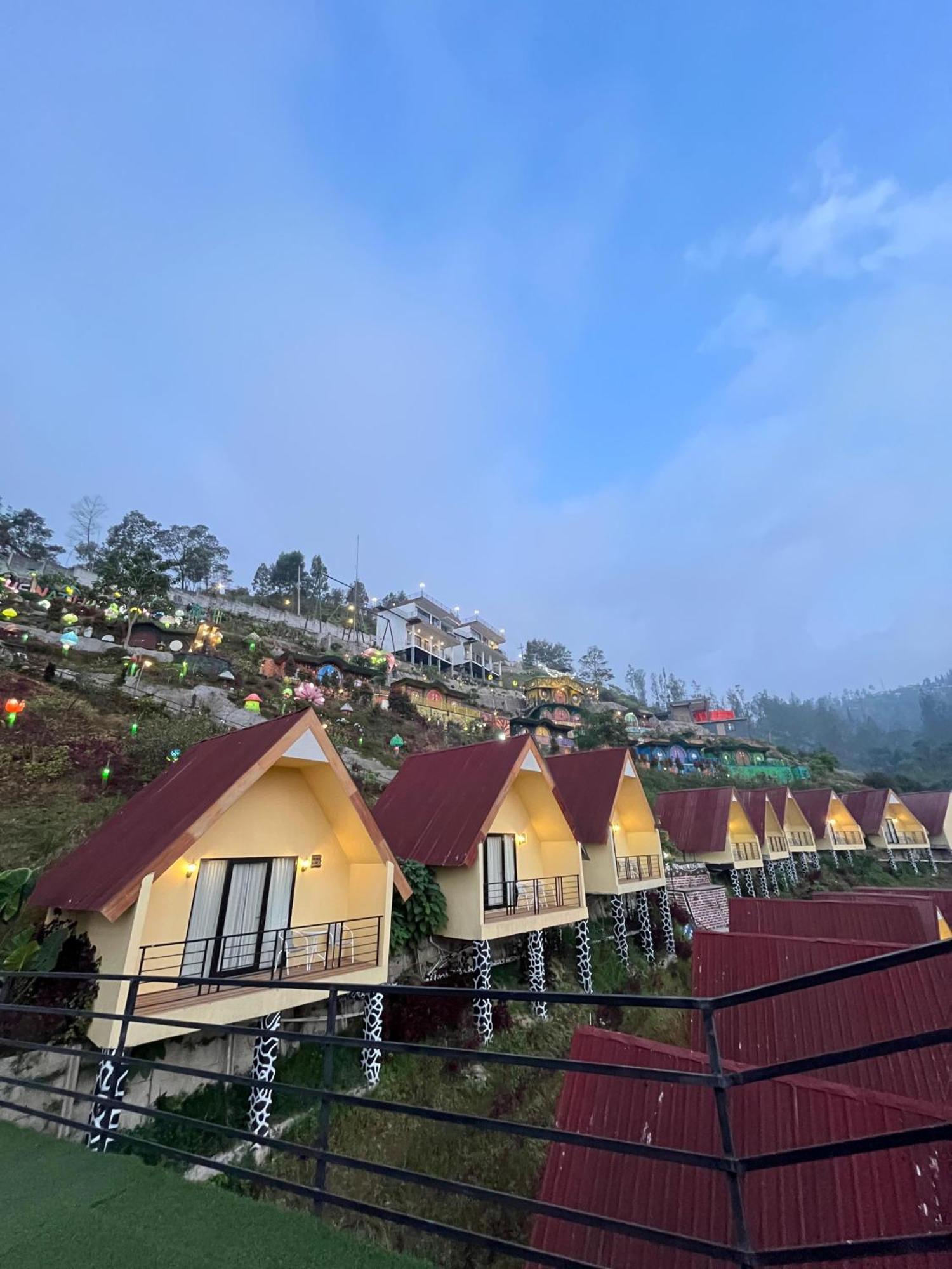 Hotel Nature Bromo And Resort Pasuruan Esterno foto