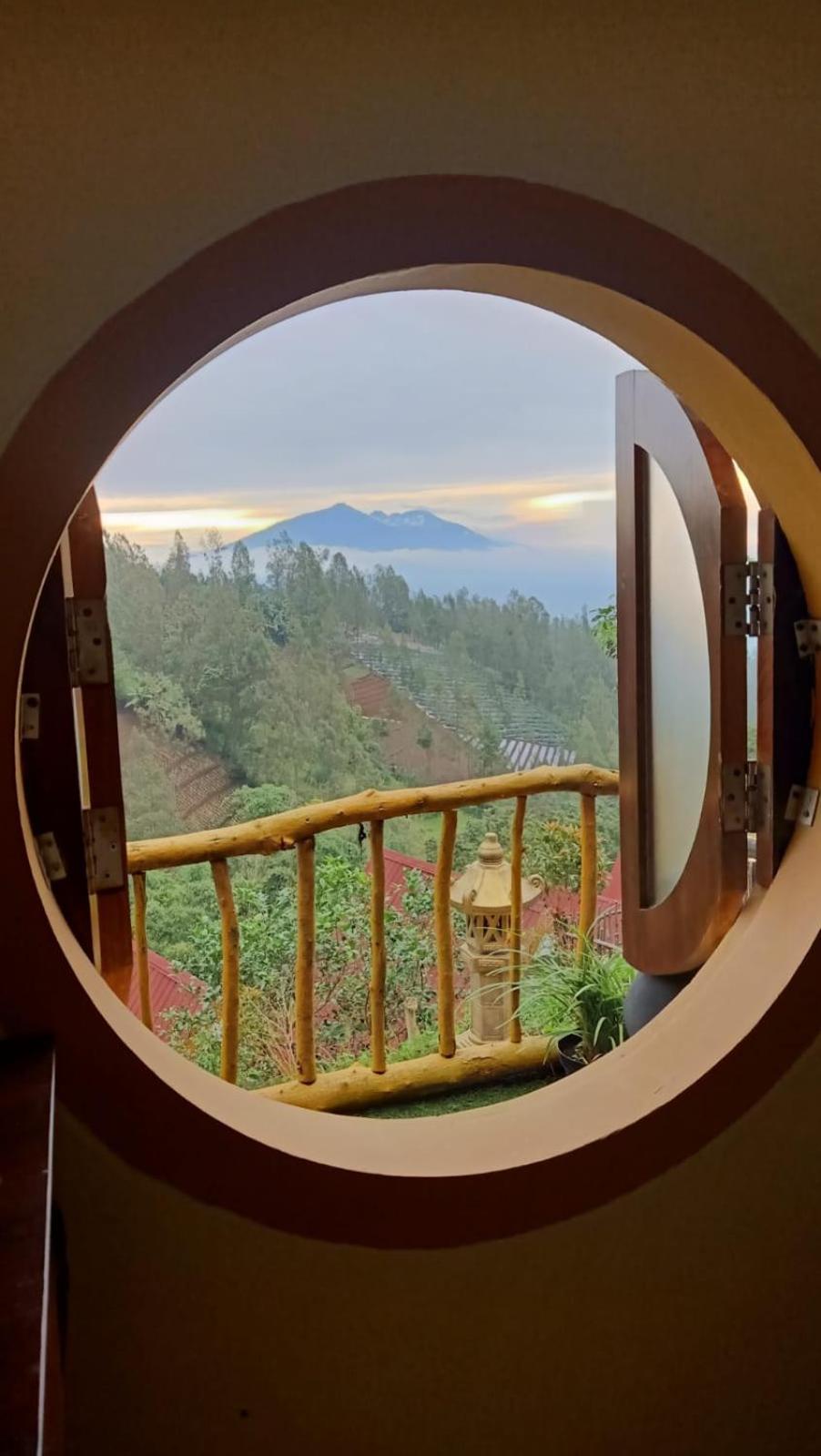 Hotel Nature Bromo And Resort Pasuruan Esterno foto